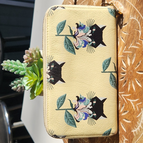RARE Miu Miu Long Zip Wallet - Madras Print - Yellow with Black Cats - Picture 3 of 16